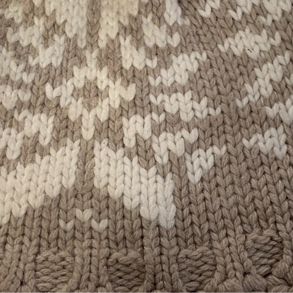 NORDIC KNIT CAP Taupe Gray Hat Barnes Noble Stocking Pom White - Picture 4 of 4